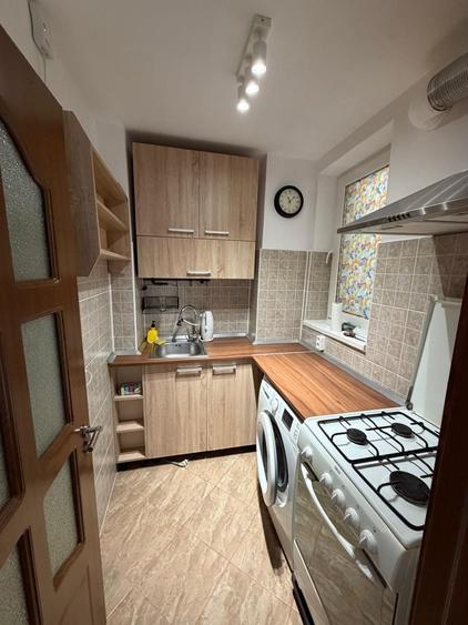 Apartament cu 2 camere decomandat în Teiul Doamnei