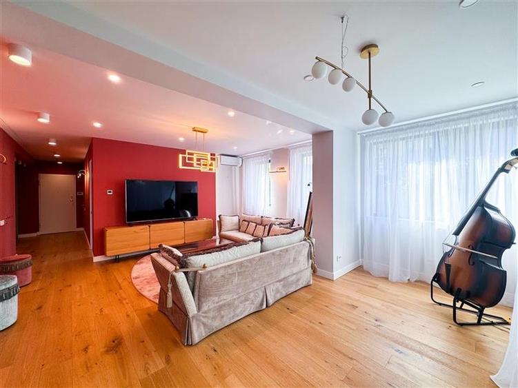 Apartament cu 3 camere decomandat, mobilat în Grădina Icoanei