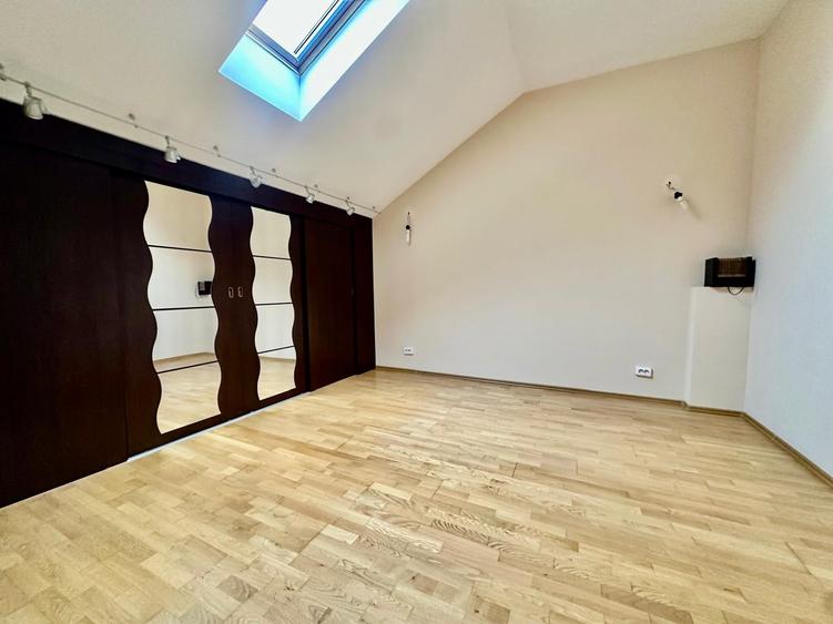 Duplex cu 6 camere cu Canalizare în Pipera
