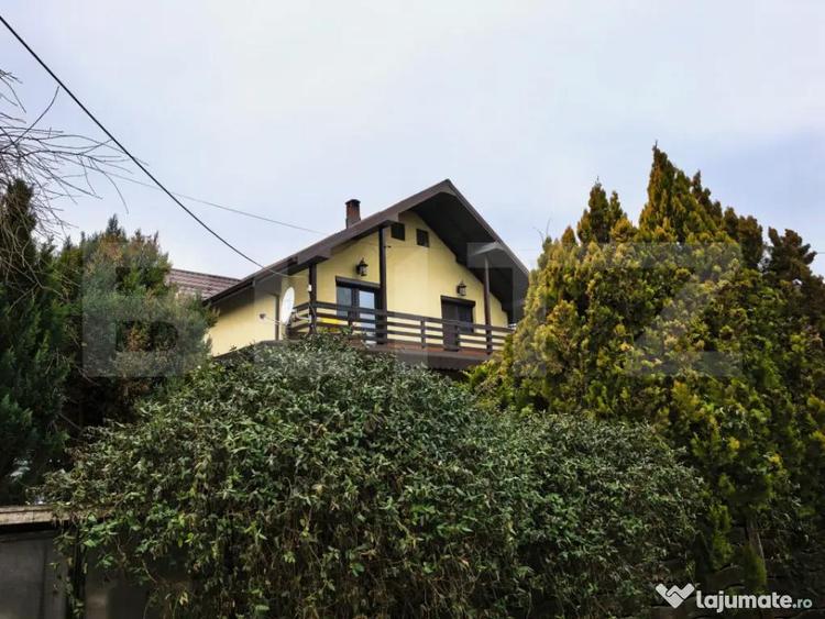 Casă cu 5 camere cu Teren 500 Mp în Bucium