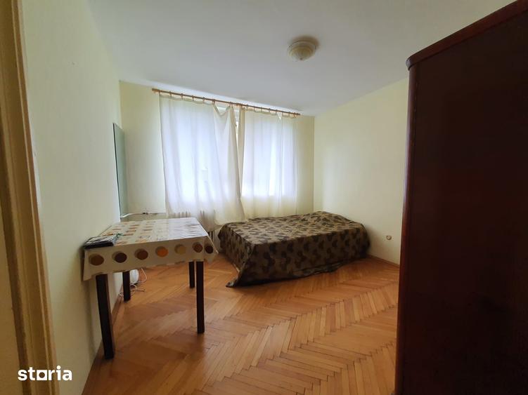 Apartament cu 3 camere semidecomandat în Țiglina 1