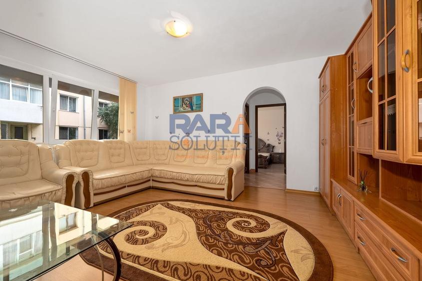 Apartament cu 2 camere semidecomandat, mobilat în Est