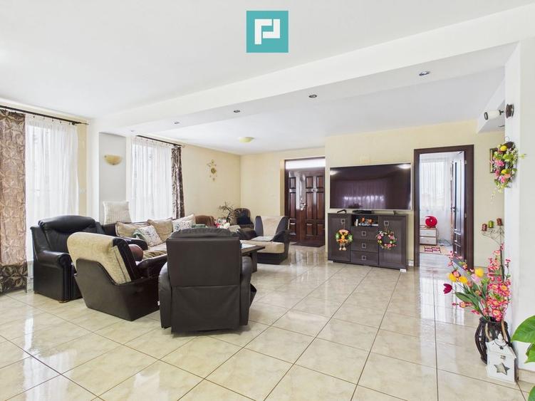 Casă cu 5 camere cu Teren 1049 Mp în Șagu