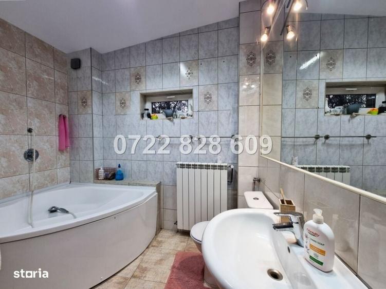 Casă cu 4 camere cu Teren 100 Mp în Central