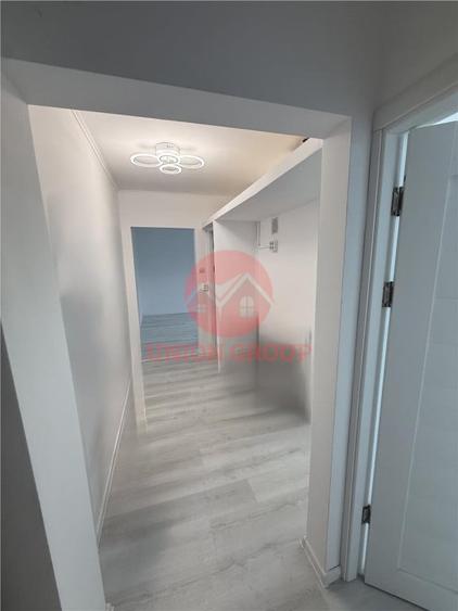 Apartament cu 3 camere semidecomandat în Tomis Nord