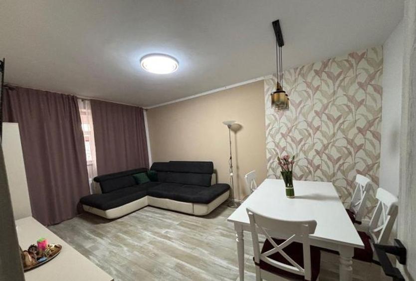 Apartament cu 3 camere semidecomandat în Drumul Taberei