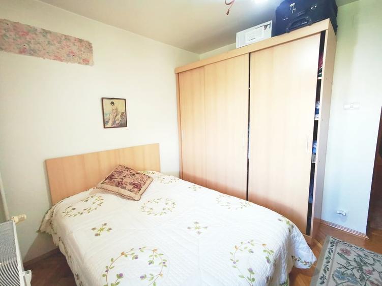 Apartament cu 4 camere decomandat în Libertății