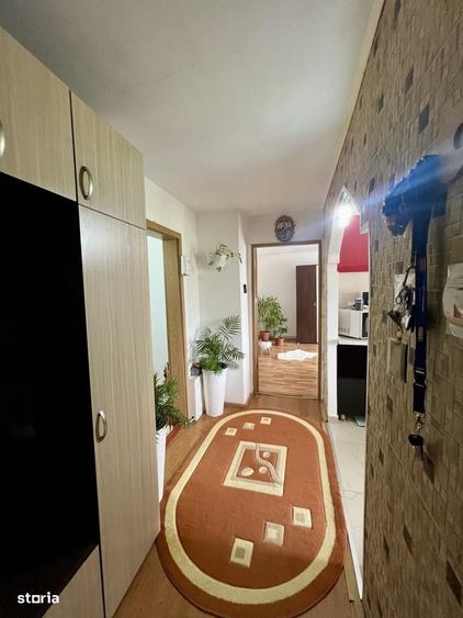 Apartament cu 4 camere decomandat în Central