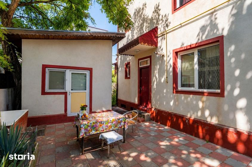 Casă cu 6 camere cu Teren 380 Mp în Berceni
