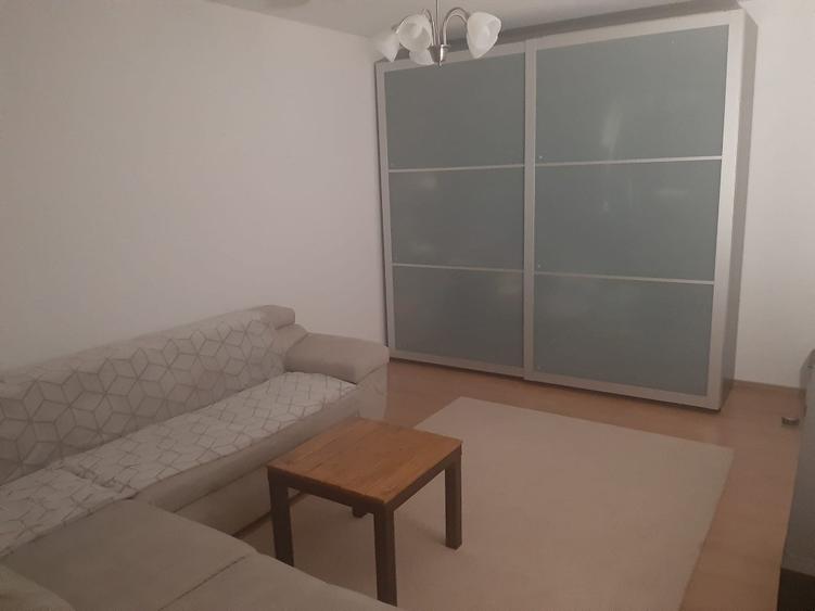 Apartament cu 3 camere decomandat în Brâncoveanu