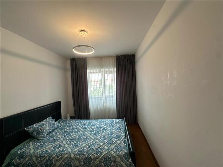 Apartament cu 3 camere decomandat în Aeroport