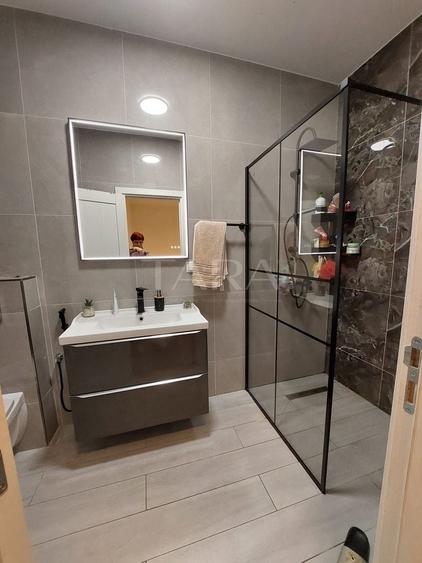 Casă individuală cu 4 camere cu Canalizare în Florești