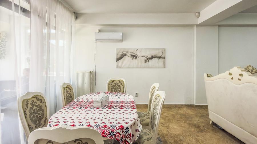 Casă individuală cu 5 camere cu Canalizare în Pantelimon