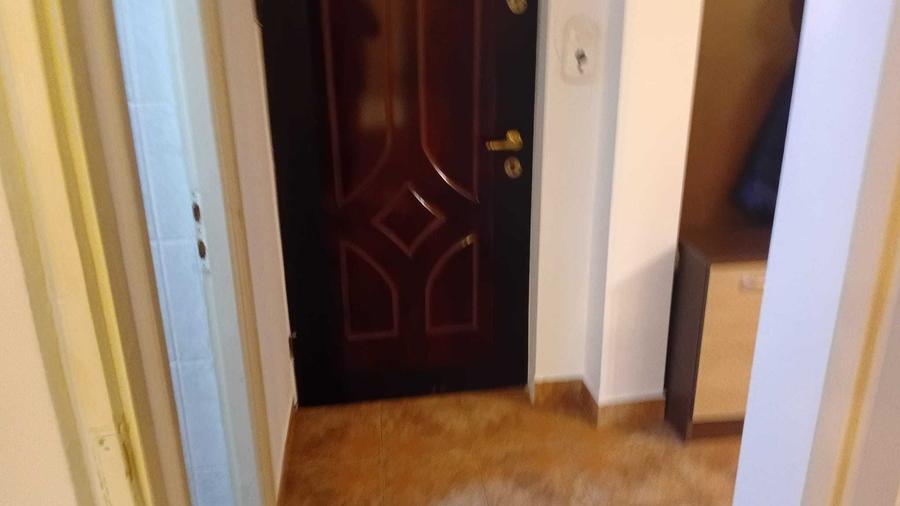 Apartament cu 3 camere decomandat în Exterior Vest