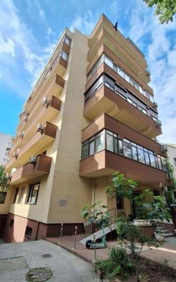 Apartament cu 2 camere decomandat în Bucur Obor