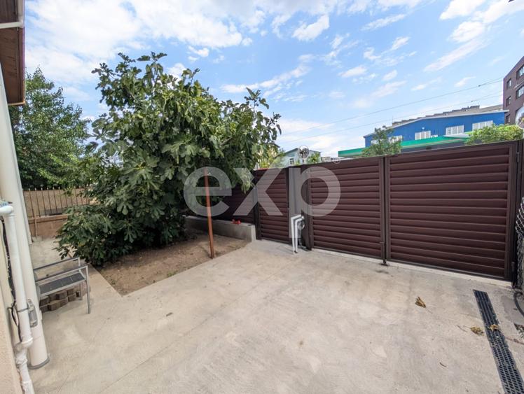 Apartament cu 5 camere decomandat în Barbu Văcărescu