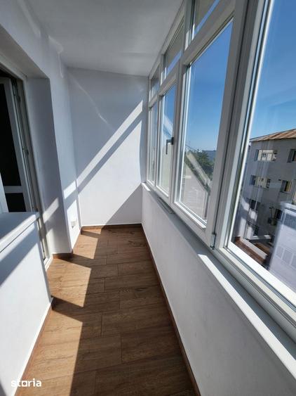 Apartament cu 3 camere decomandat în Șerbănești