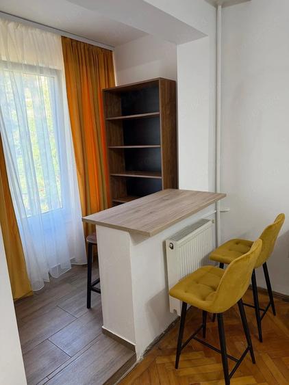Garsonieră decomandată în Central