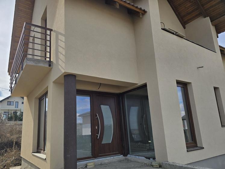 Casă cu 4 camere în Apahida