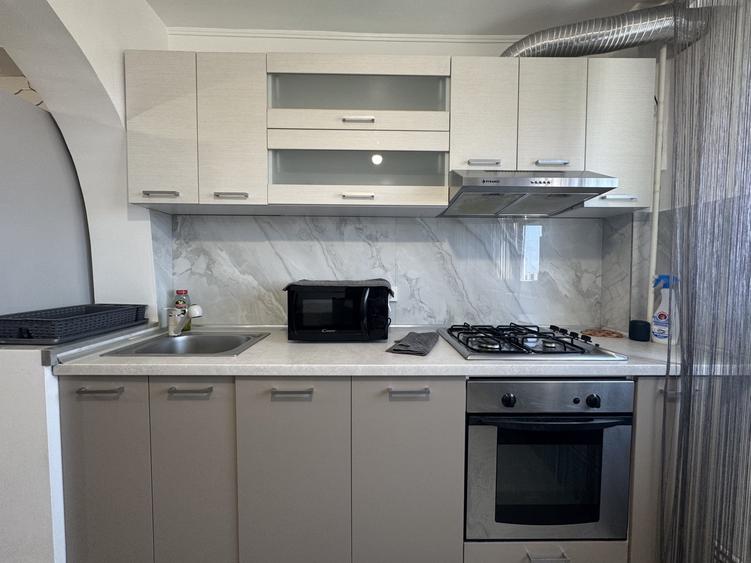 Apartament cu 2 camere decomandat, mobilat în Berceni