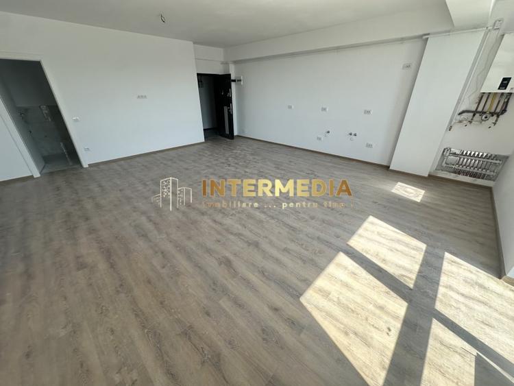 Apartament cu 3 camere decomandat în Cetate