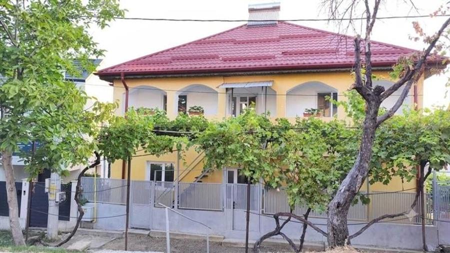 Casă individuală cu 4 camere cu Teren 156 Mp în Gării