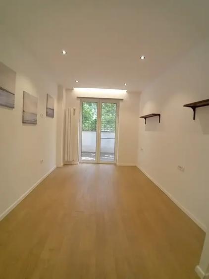 Apartament cu 4 camere în Victoriei