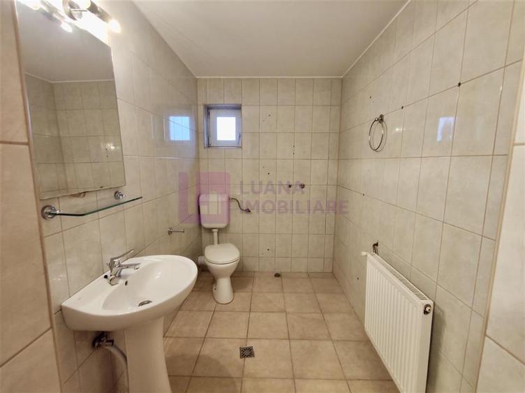 Casă individuală cu 7 camere cu Teren 1500 Mp în Turnișor