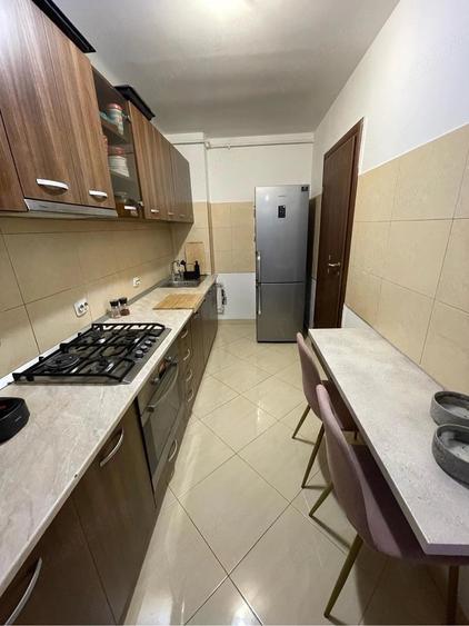 Apartament cu 2 camere decomandat în Apărătorii Patriei