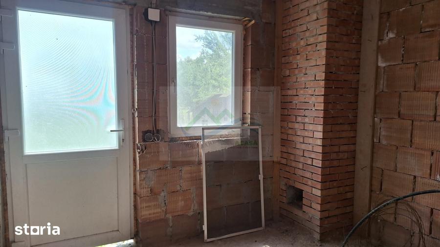 Casă cu 5 camere cu Teren 421 Mp în Central