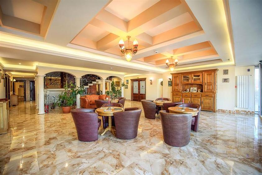Hotel/Pensiune, de 2,800 mp, în Central