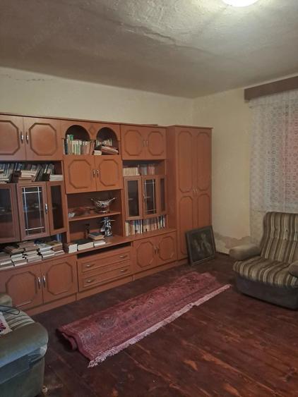 Casă cu 5 camere cu Teren 2129 Mp în Cenad