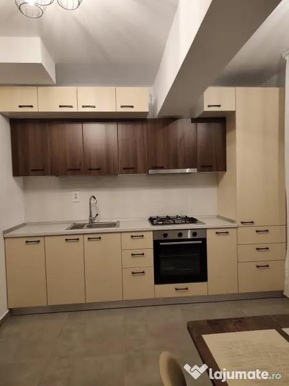 Apartament cu 2 camere decomandat în Titan