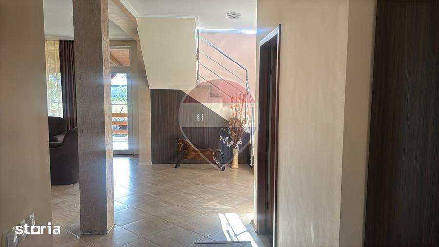 Casă cu 5 camere cu Teren 535 Mp în Sântandrei