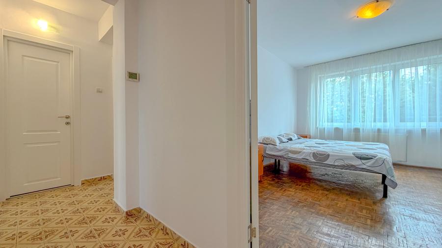 Apartament 3 camere | Ideal pentru 3 studenți | Parc Tractorul–Coresi | Parcare - 6