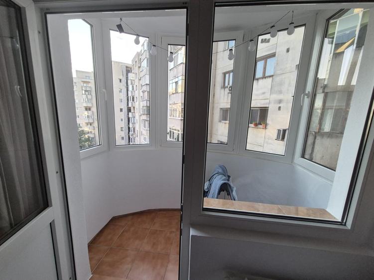 Garsonieră decomandată, mobilată în Crângași
