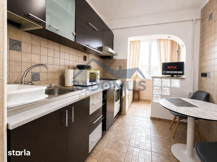 Apartament cu 3 camere decomandat, mobilat în Mihai Bravu