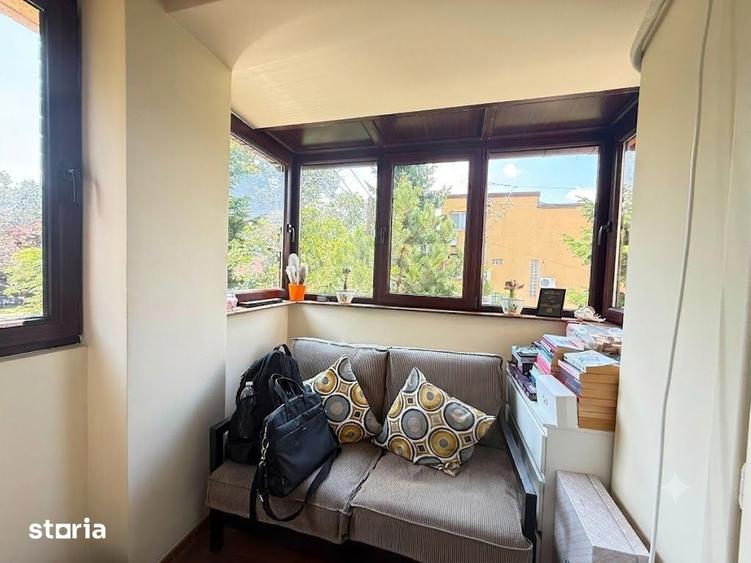 Casă cu 5 camere cu Teren 183 Mp în Vatra Luminoasă