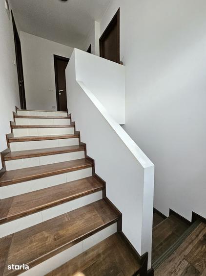 Casă cu 4 camere cu Teren 172 Mp în Ștefănești