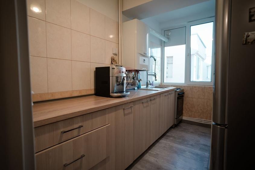 Apartament cu 3 camere decomandat în Central