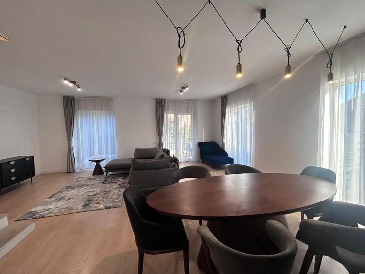 Duplex cu 4 camere cu Canalizare în Florești