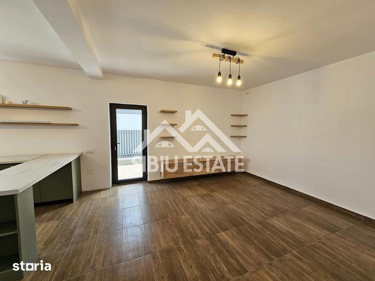 Casă cu 4 camere cu Teren 220 Mp în Central