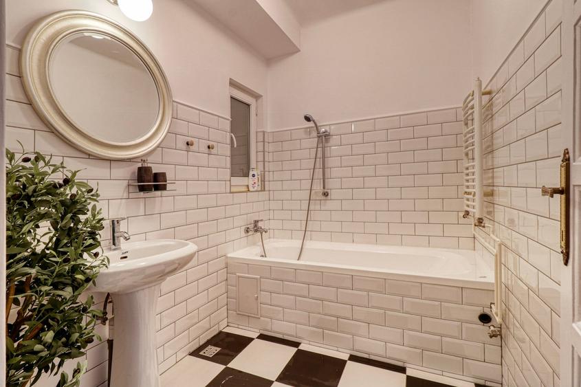 Apartament cu 2 camere decomandat în Moșilor