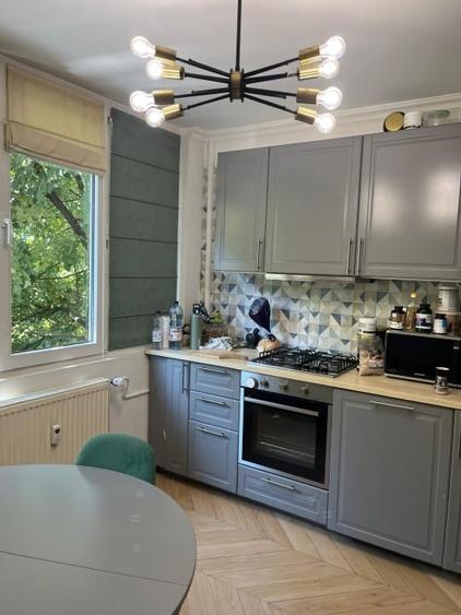 Apartament cu 2 camere decomandat, mobilat în Arcul de Triumf