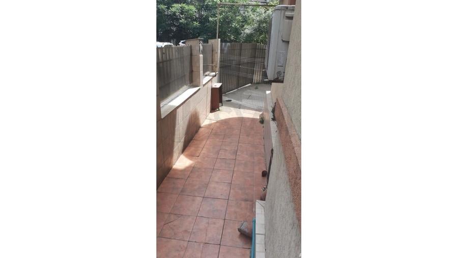 Casă individuală cu 8 camere cu Teren 200 Mp în Unirii