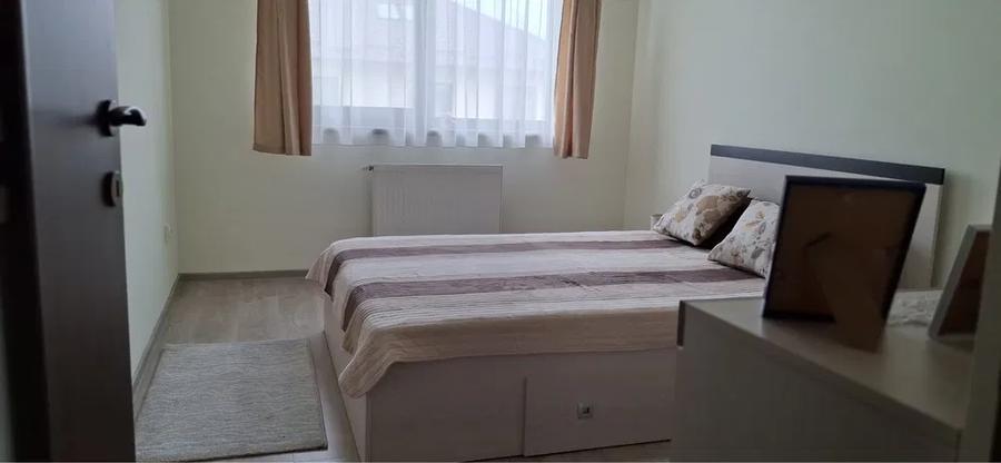 Apartament cu 3 camere decomandat, mobilat în Florești