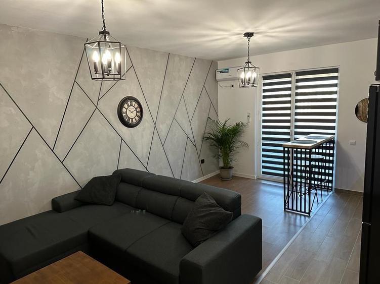 Apartament cu 2 camere semidecomandat, mobilat în Militari