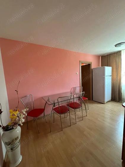 Apartament cu 2 camere decomandat în Calea București