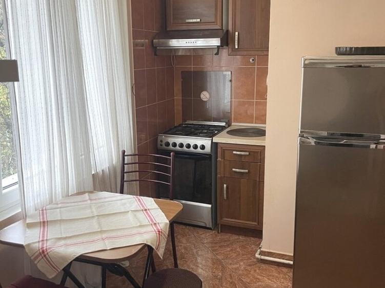 Apartament cu 2 camere semidecomandat, mobilat în Floreasca