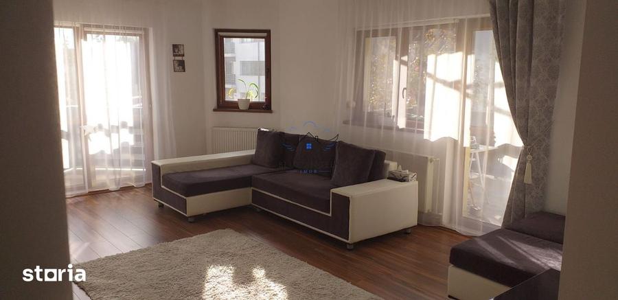 Apartament cu 3 camere decomandat în Tractorul